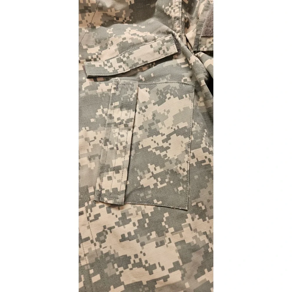 US Army ACU Digital Camo Combat Uniform Coat Jacket Small Short Sergeant Medical